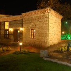 하라츠오울루 메드레세 문화예술회관(Haraççıoğlu Medresesi Kültür Merkezi) 